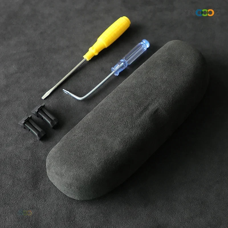 Glasses Case Sunglass Holder Case Box For Mitsubishi Outlander Pajero ASX Eclipse Cross Lancer Space Star Car Storage Organizer 240118