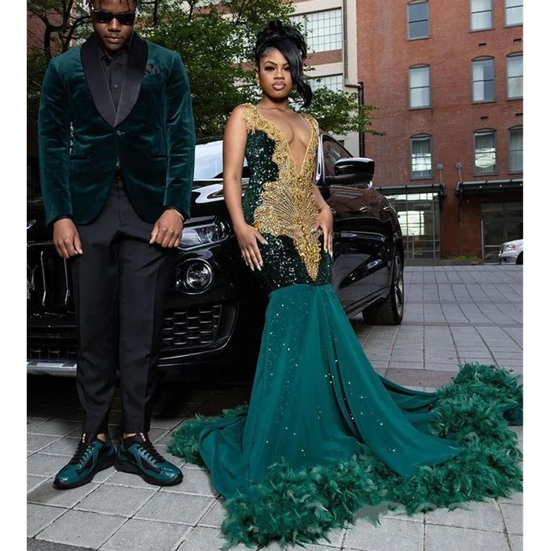 2024 Dresses Wear Sexy Dark Green Deep V Neck Mermaid Sequined Lace Gold Crystal Beads Backless Feather Arabic Women Formal Evening Gowns