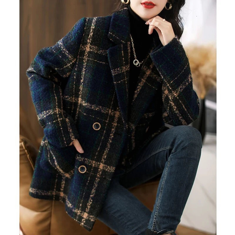 Women Mid Length Casual Plaid Woolen Jacket Female Spring Autumn Retro British Style Wool Blend Lattice Overcoat Wild Top 240124