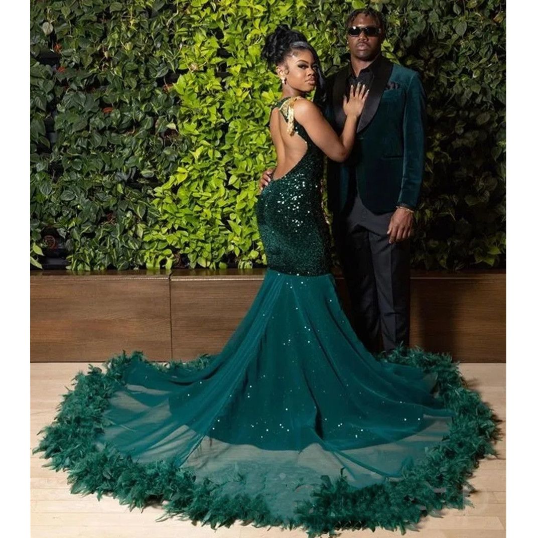 2024 Dresses Wear Sexy Dark Green Deep V Neck Mermaid Sequined Lace Gold Crystal Beads Backless Feather Arabic Women Formal Evening Gowns