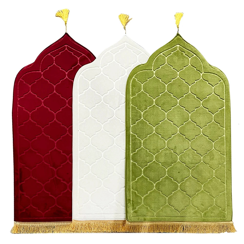 Prayer Mat for Muslim Ramadan Flannel Carpet Worship Kneel Embossing Floor Carpets Non-slip Soft Portable Travel Prayer Rug 240123