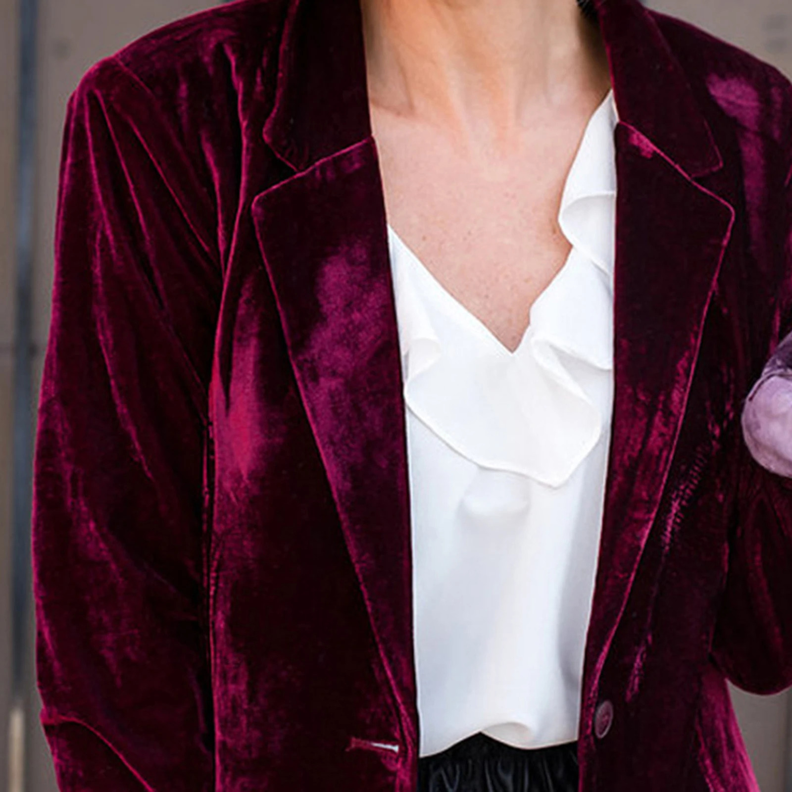 Sexy V Neck Golden Velvet Small Suit Jacket Autumn Women Slim Solid Color Long Sleeves Coat Elegant Office Lady Party Jacket 240127