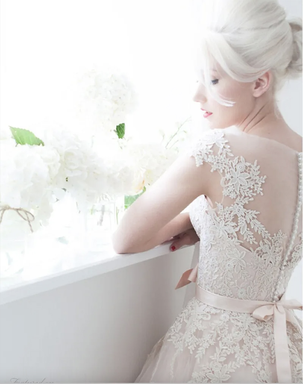 Vintage 1950's Wedding Dresses Cap Sleeves Tea Length Saudi Champagne Lace See-through Back Beach Bride Gowns 0509