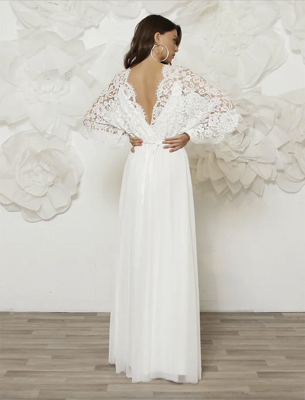 Arabia A Line Wedding Dress V Neck Lace Appliques Long Sleeve Bride Dresses Sweep Train Backless Boho Bridal Gowns 0509