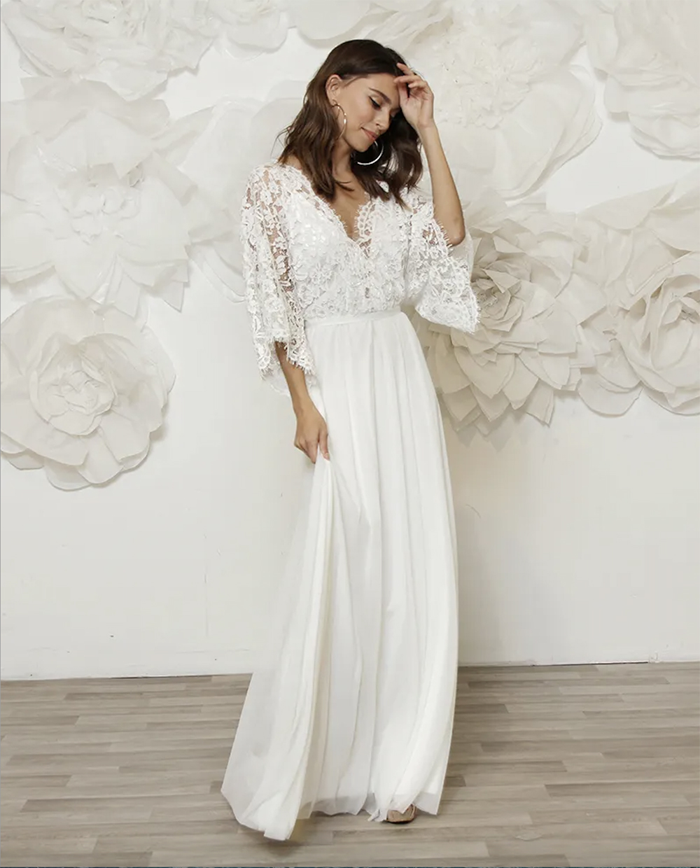 Arabia A Line Wedding Dress V Neck Lace Appliques Long Sleeve Bride Dresses Sweep Train Backless Boho Bridal Gowns 0509