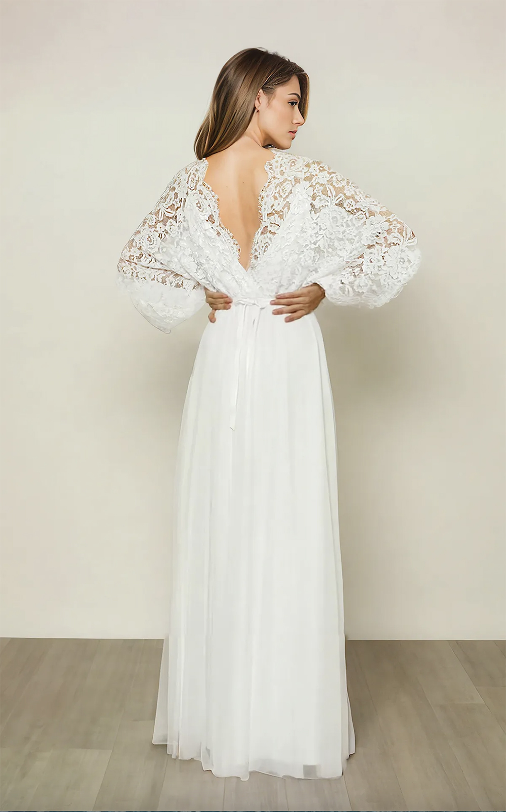 Arabia A Line Wedding Dress V Neck Lace Appliques Long Sleeve Bride Dresses Sweep Train Backless Boho Bridal Gowns 0509