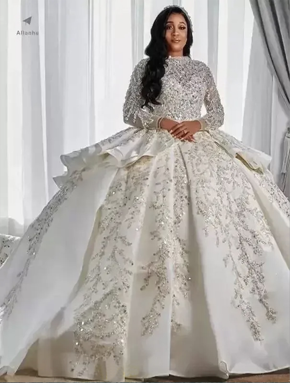 Luxurious Arabic Style A Line Wedding Gowns Long Sleeves Puffy Train Princess Sparkly Sequins Bridal Party Dresses Plus Size Robe De Marriage 0509