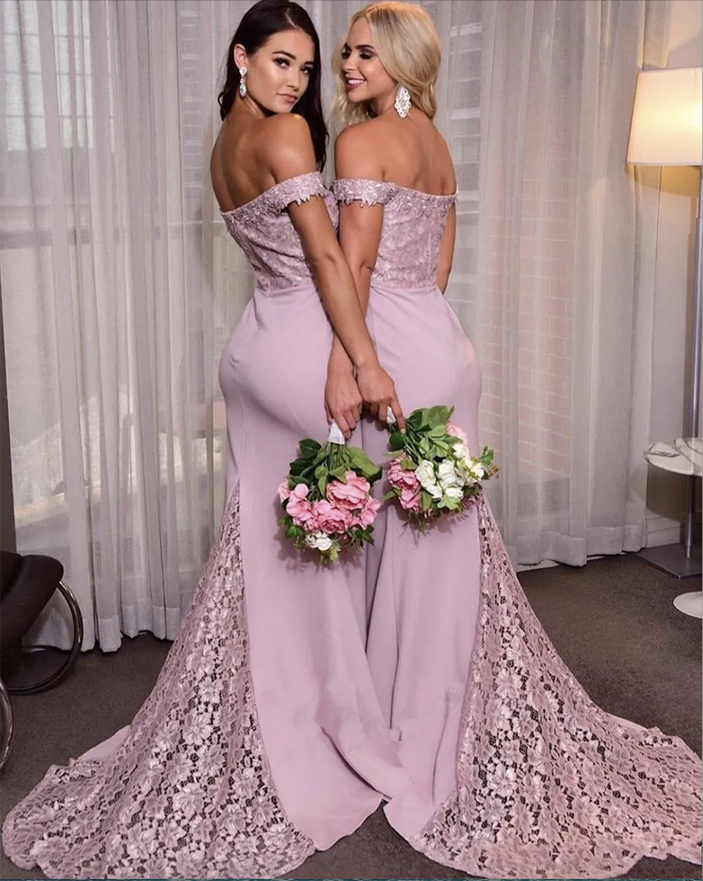 2024 Light Lilac Mermaid Bridesmaid Dresses Off the Shoulder Lace Applique Sweep Train Beach Plus Size Wedding Guest Gowns Custom Made Formal Evening 