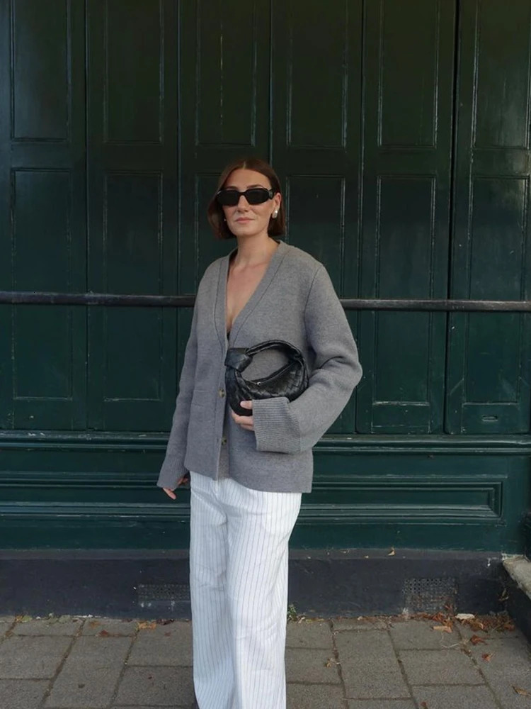 Women Vneck Single Breasted Cardigan Long Sleeve Double Pockets Quilted Ribbed Sweater Female Chic Gray Solid Top Streetwear 240130