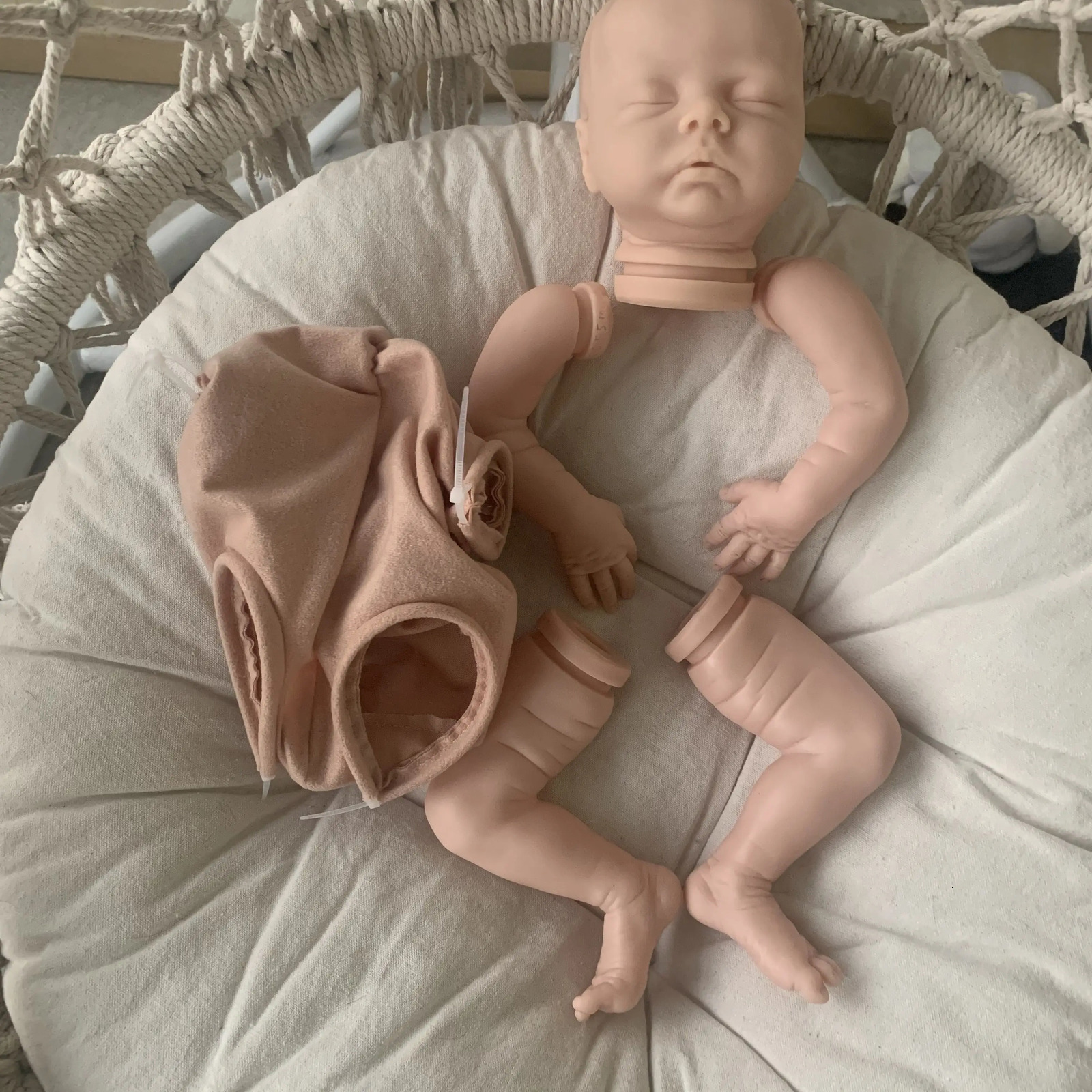 NPK 18inch Reborn Doll Kit Delilah Lifeike fresh color Soft DIY Parts 240131