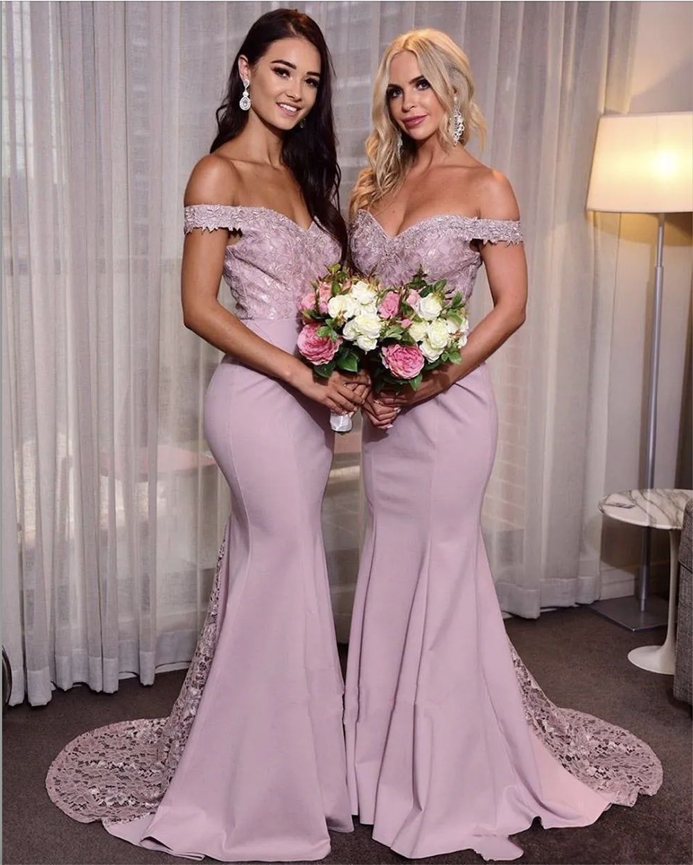 2024 Light Lilac Mermaid Bridesmaid Dresses Off the Shoulder Lace Applique Sweep Train Beach Plus Size Wedding Guest Gowns Custom Made Formal Evening 