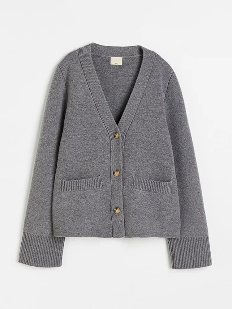 Women Vneck Single Breasted Cardigan Long Sleeve Double Pockets Quilted Ribbed Sweater Female Chic Gray Solid Top Streetwear 240130