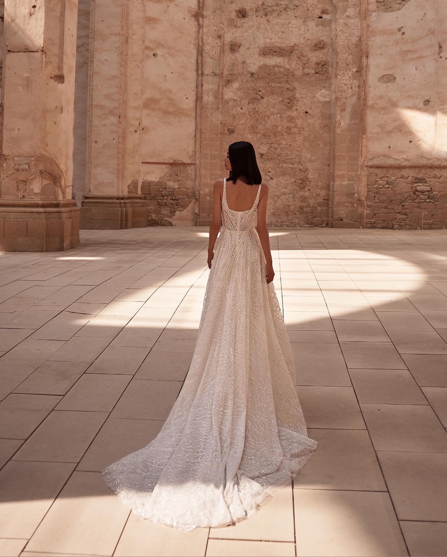 Milla Nova A E Dress Straps Pearls Country Boho Wedding Dresses Beading Backless Ruffle Vestidos De Novia Split Designer Bridal Gowns 6660306