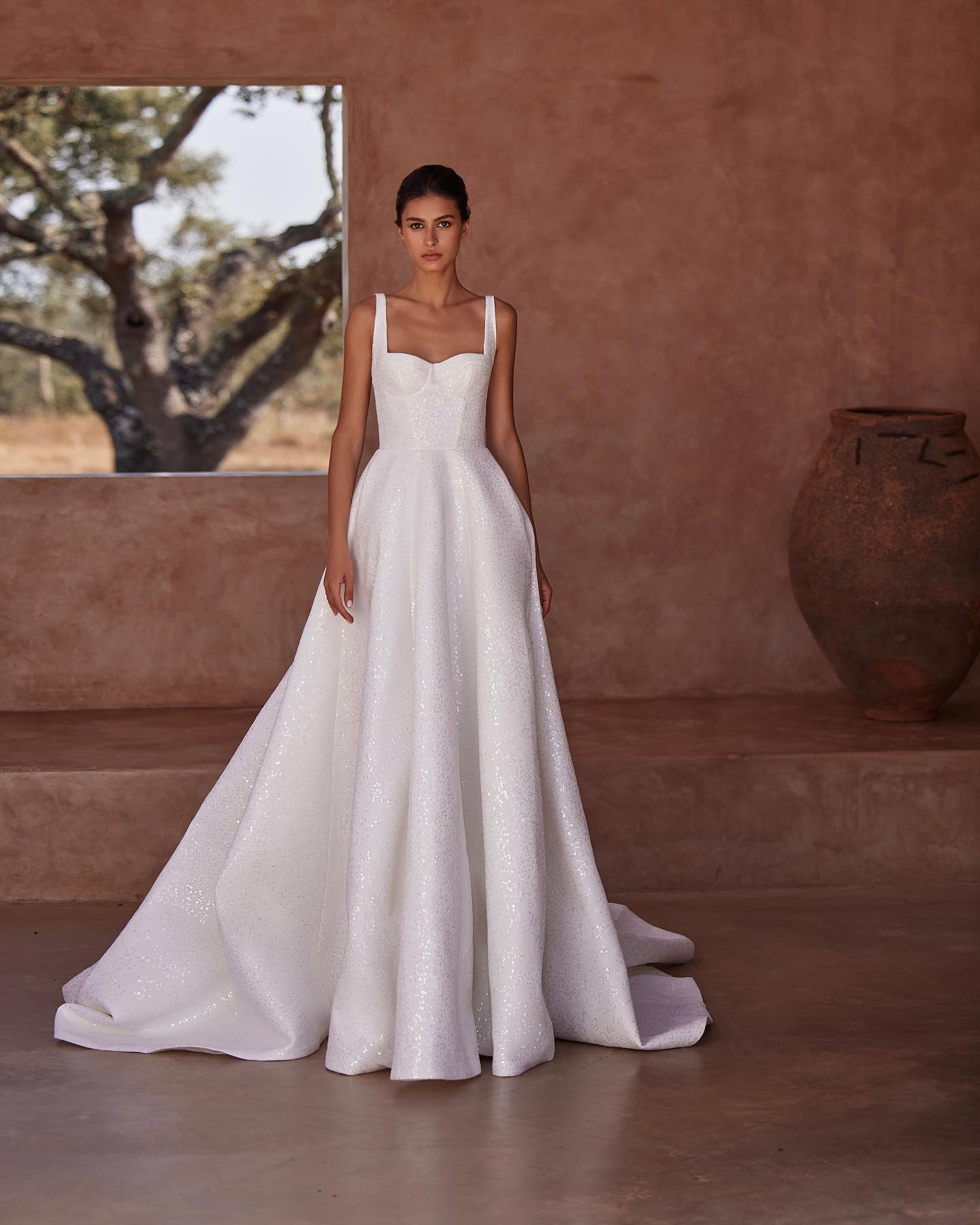Nova A Milla Line Dress Straps Glitter Sequins Country Wedding Dresses Backless Ruffle Vestidos De Novia Sweep Train Designer Bridal Gowns es signer