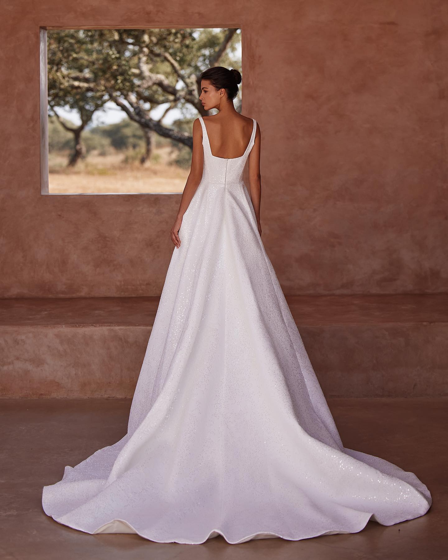 Nova A Milla Line Dress Straps Glitter Sequins Country Wedding Dresses Backless Ruffle Vestidos De Novia Sweep Train Designer Bridal Gowns es signer