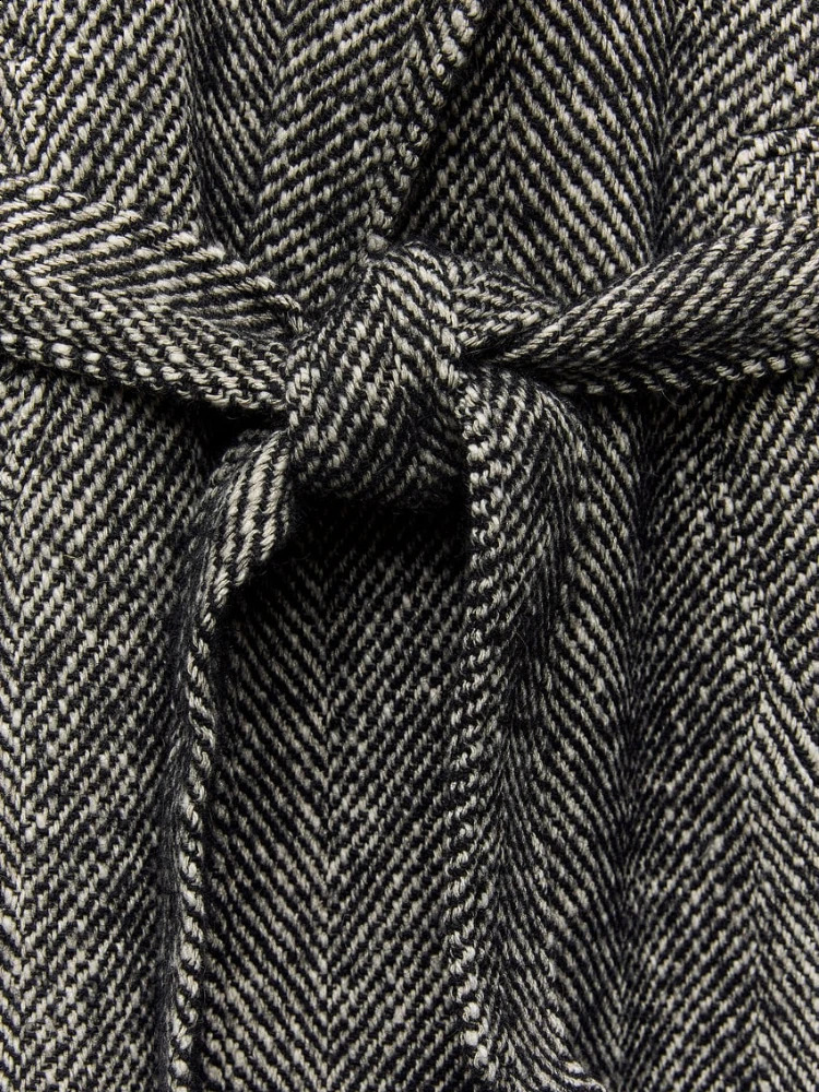 ZBZA Women's Belted Herringbone Coat Autumn Winter Lapel Collar Long Sleeves Welt Pockets Back Slit Belt Twill Overcoat Fema 240122