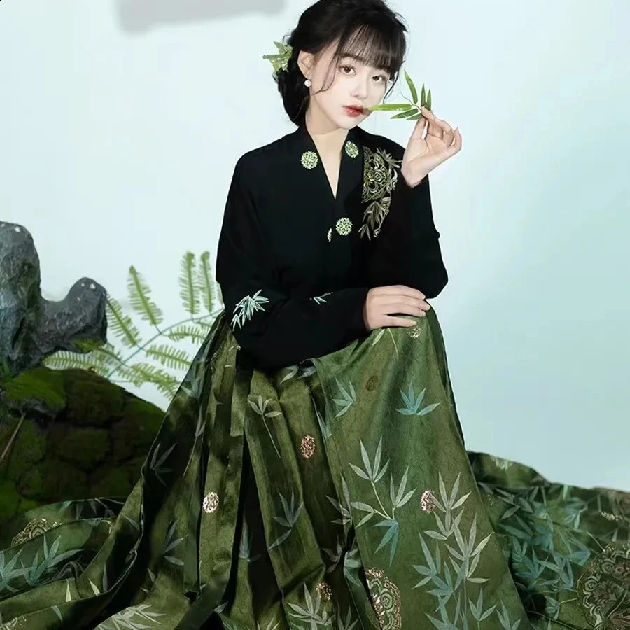 Hanfu Skirt Original Chinese Style Costume Mamianqun Ming Dynasty Weaving Gold Horse Face Skirt Chinese Dress Vest Skirt 2