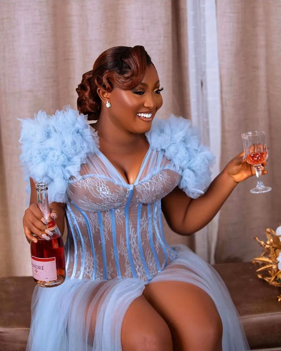 Ruffles Tulle Blue Dresses For Photoshot Sleeveless Plus Size Sheer Sexy V-Neck Sleepwear Robe A-E Wedding Dress With Embroidery Arabic Aso Ebi 326