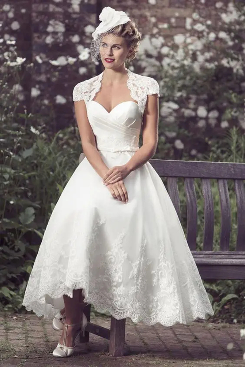 Length Garden Tea Vintage Wedding Dress with Wrap Cap Short Sleeves Sweetheart Neck Lace Appliques Ivory Satin A Line Bridal Gowns for Women