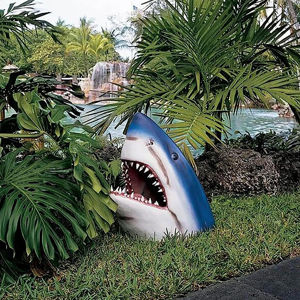 Creative White Shark Garden Art Statue Resin Lifelike White Shark Head Sculpture Wall Hanging Home Yard Garden Decor 240119