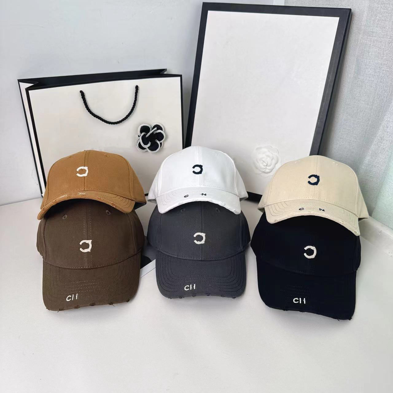 Luxury hat designer women embroidered baseball cap female summer casual casquette hundred take sun protection sun hat retro classic casquette gift