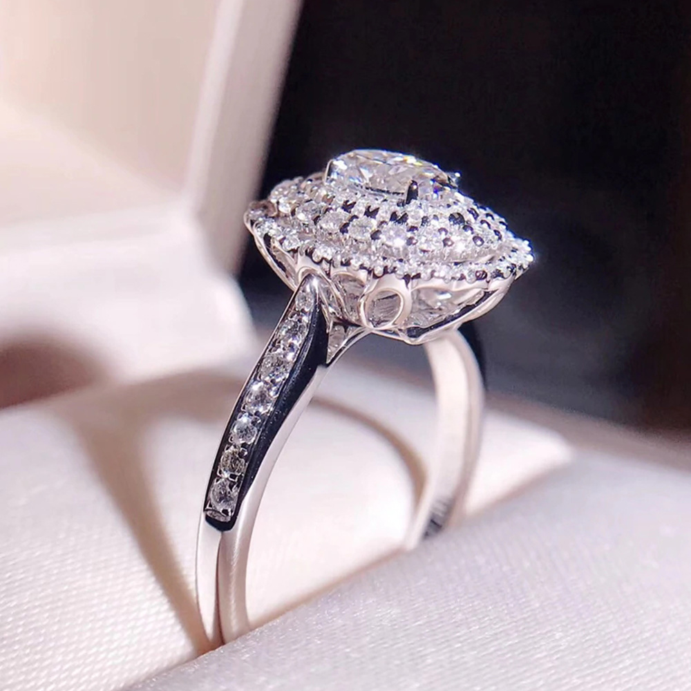 2025 Sparkling Wedding Rings Luxury Jewelry 925 Sterling Silver Oval Cut White 5A Cubic Zircon Designer CZ Diamond Gemstones Promise Eternity Party Wo