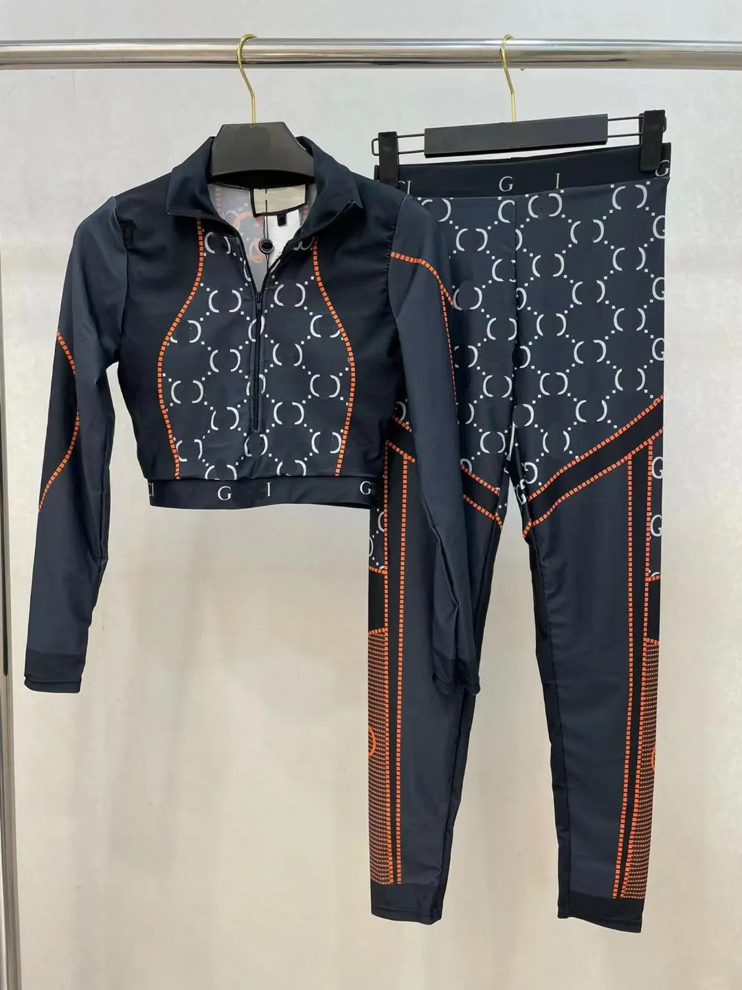 Sportswear Lingerie Yoga Bra Vest 2025 Light Sports Bra Fitness Underwear Breathable Sports Bra U-shaped Back Sexy Vest with Detachable Cups.