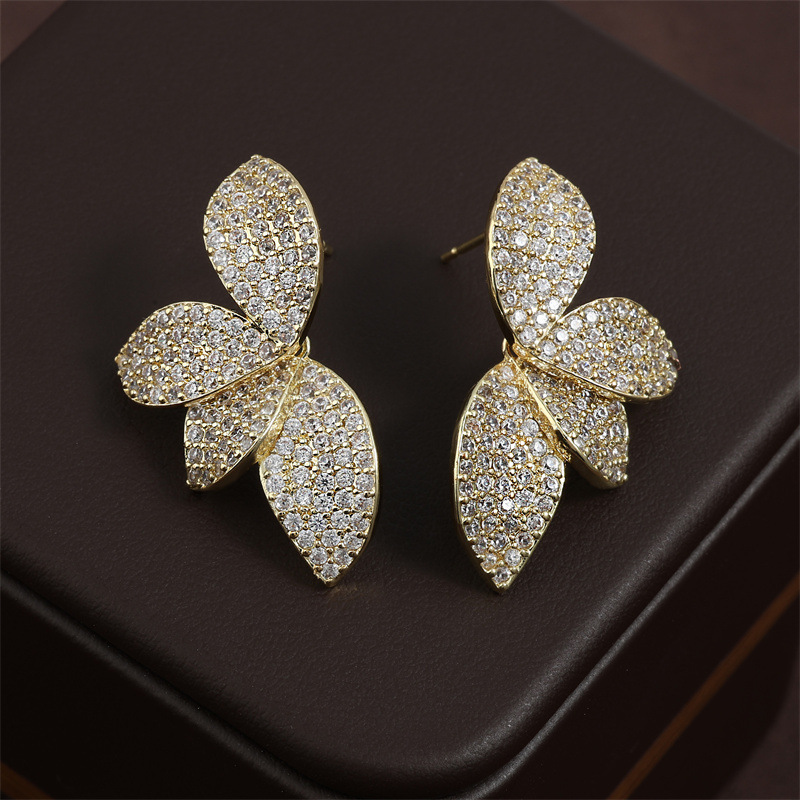 2024 Stud Earrings Dee Jewelry Gold Fill Pave White Sapphire Moissanite CZ Dia Party Women Wedding Bridal Sweet Cute Leaf Earring For Lover Gift