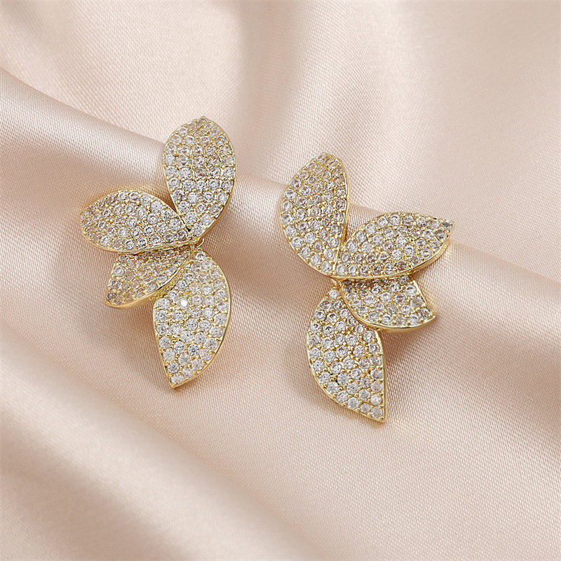 2024 Stud Earrings Dee Jewelry Gold Fill Pave White Sapphire Moissanite CZ Dia Party Women Wedding Bridal Sweet Cute Leaf Earring For Lover Gift