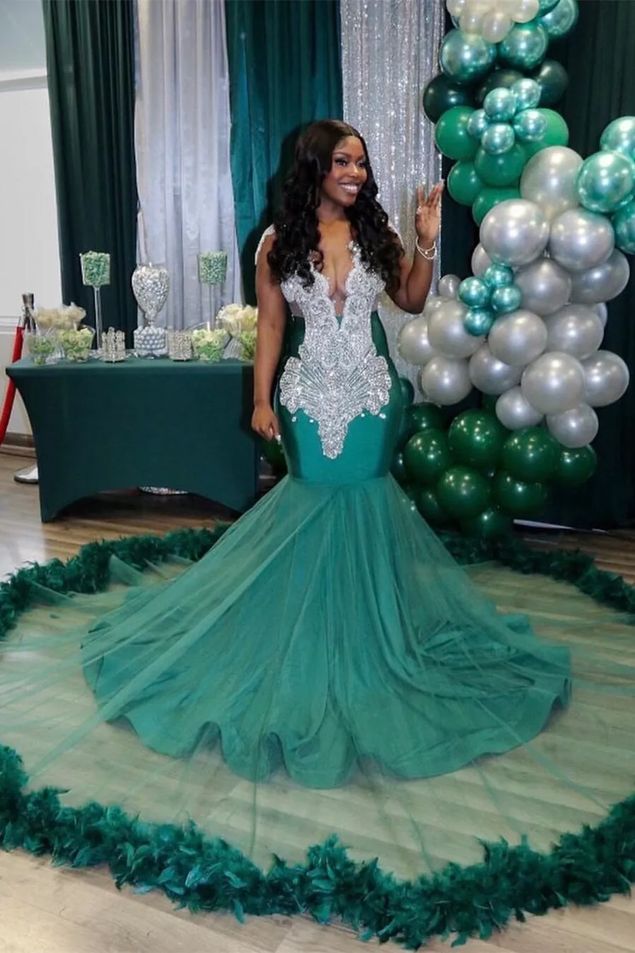 Stunning Hunter Green Mermaid Feather Dresses Sexy Deep V Neck Appliques Beads African Girls Prom Evening Party Gowns Graduation Vestido Bc16152