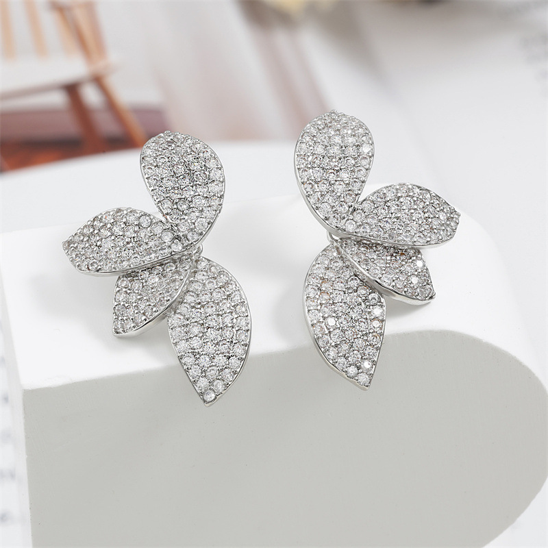 2024 Stud Earrings Dee Jewelry Gold Fill Pave White Sapphire Moissanite CZ Dia Party Women Wedding Bridal Sweet Cute Leaf Earring For Lover Gift