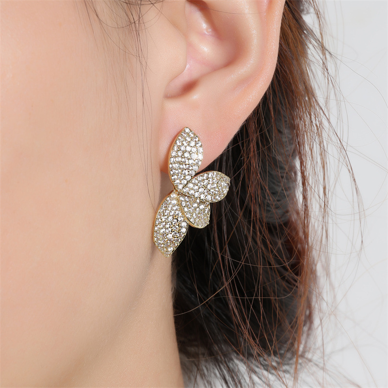 2024 Stud Earrings Dee Jewelry Gold Fill Pave White Sapphire Moissanite CZ Dia Party Women Wedding Bridal Sweet Cute Leaf Earring For Lover Gift