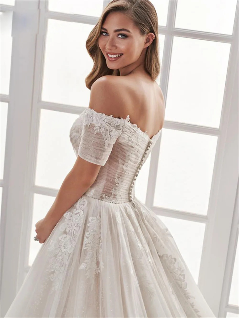 Princess Off The Shoulder Wedding Dresses Pleat A Line Short Sleeve Bridal Gowns with Split Lace Appliques Tulle Bridal Gown Vestido