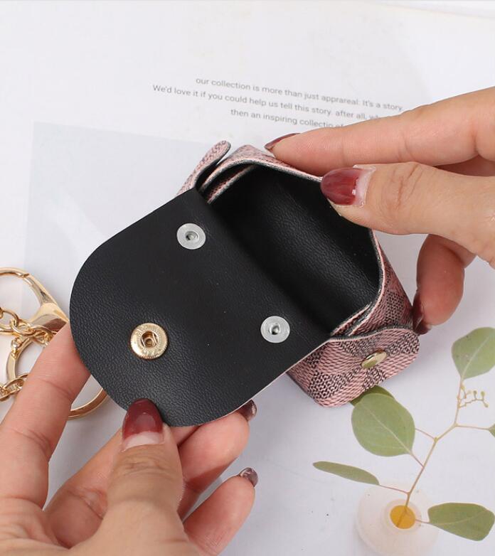 Lanyards PU Leather Keychain Designer Key Chain Buckle Lovers Car Handmade Tassel Change Purse Keychains Men Women Bag Pendant Accessories W