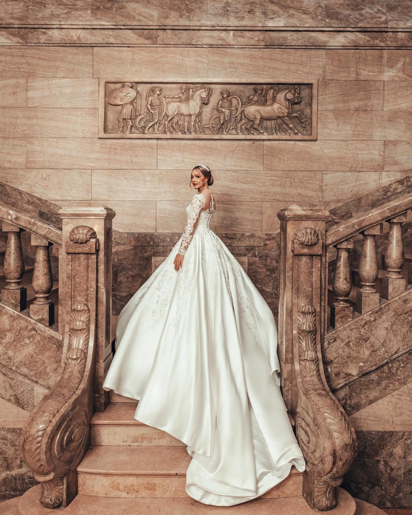 Arabic Dubai Vintage Lace Satin Wedding Dresses Sheer Sleeves Appliques Ruched Long Bridal Gowns A E Robes De Mariage Bc18215 6660306