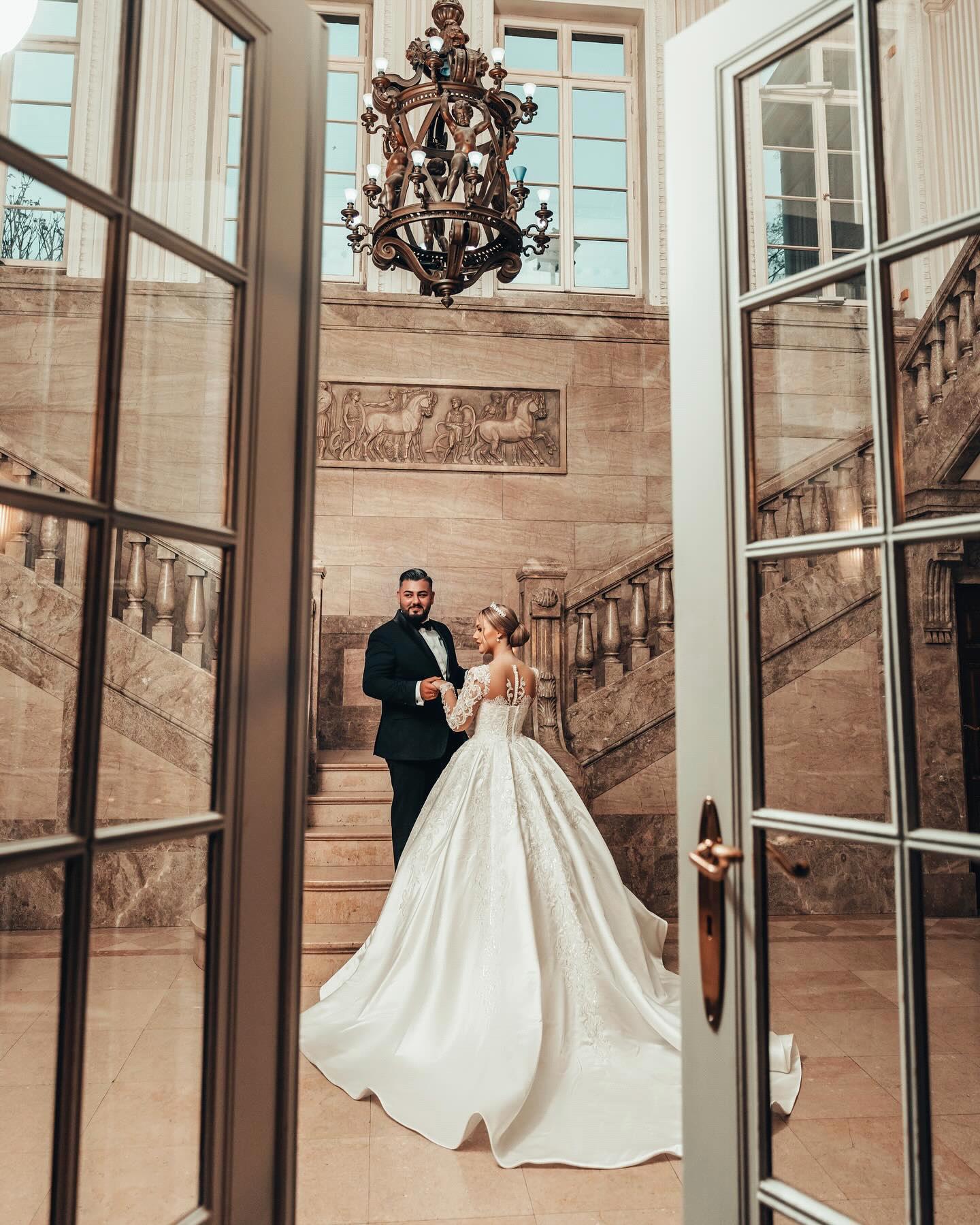 Arabic Dubai Vintage Lace Satin Wedding Dresses Sheer Sleeves Appliques Ruched Long Bridal Gowns A E Robes De Mariage Bc18215 6660306