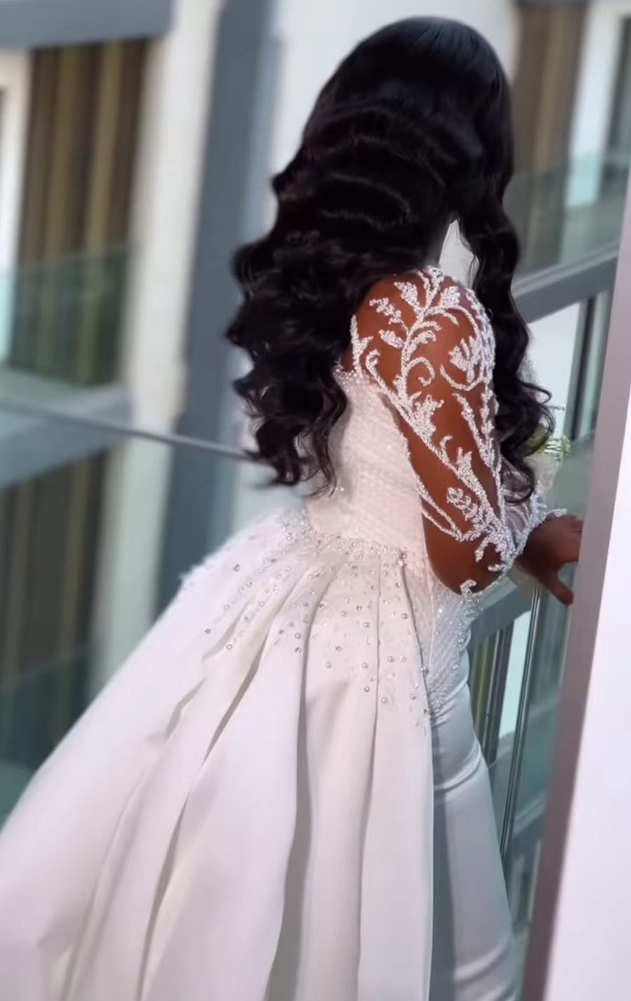 Africa 2024 New Satin Mermaid Wedding Dresses Illusion Long Sleeves Side Thigh-high Slits Saprkly Crystal Bridal Gown with Train Vestidos De Novia Ara