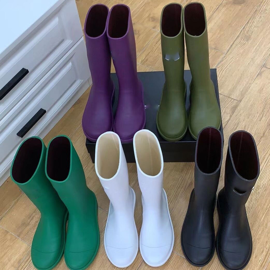 Designer Boots Fashion Rain Boots Thick Heel Long Boots Luxury Letter Round Toe Women Rubber Rain Boot Knee Long New Waterproof Slip High Tube Rain Shoes Pure Color