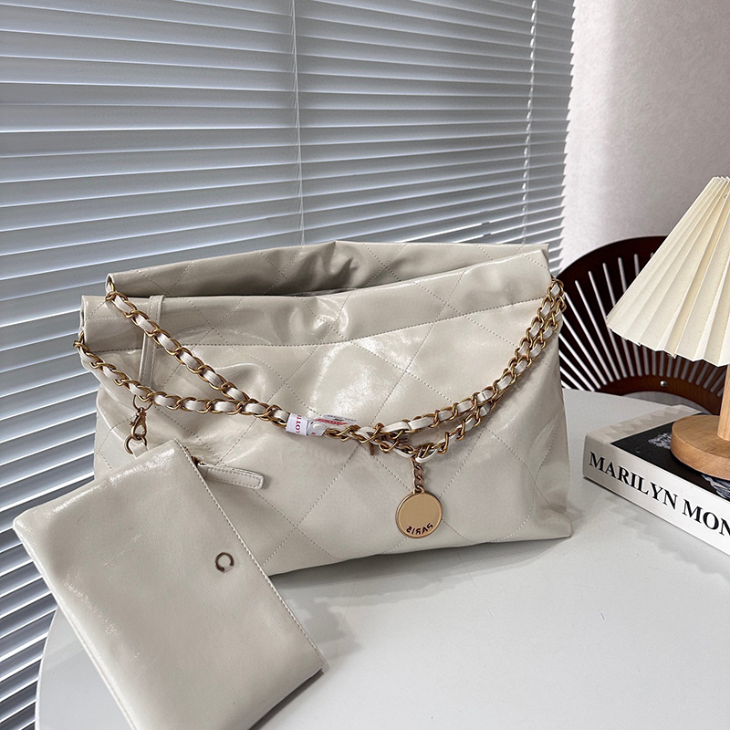 Luxury Totes Classic Shopping Bag Large Capacity Womens Package Wool Shoulder Bags Metal Letter Handbags