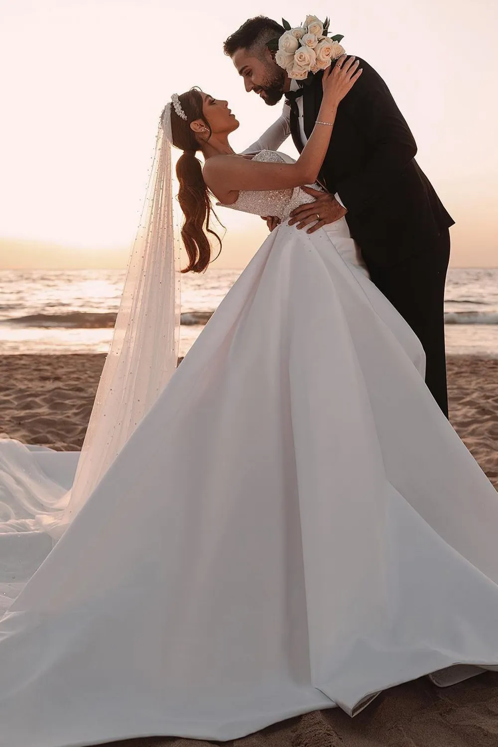 Saudi Summer Ivory Arabic Dubai Modern Backless Dresses Sexy One Shoulder Sequins Long Train Wedding Gown Bc 0219