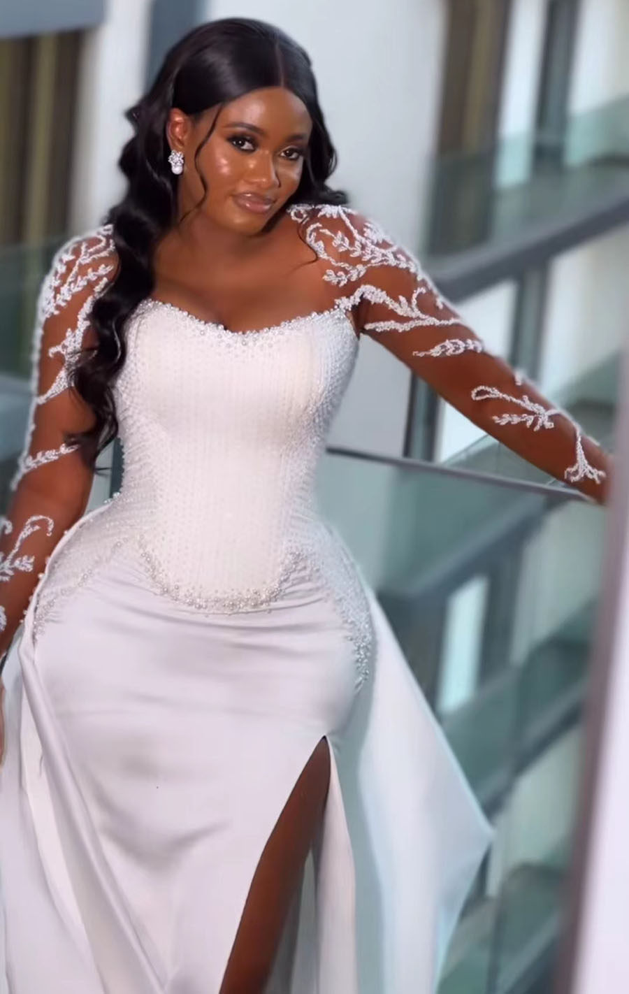 Africa 2024 New Satin Mermaid Wedding Dresses Illusion Long Sleeves Side Thigh-high Slits Saprkly Crystal Bridal Gown with Train Vestidos De Novia Ara