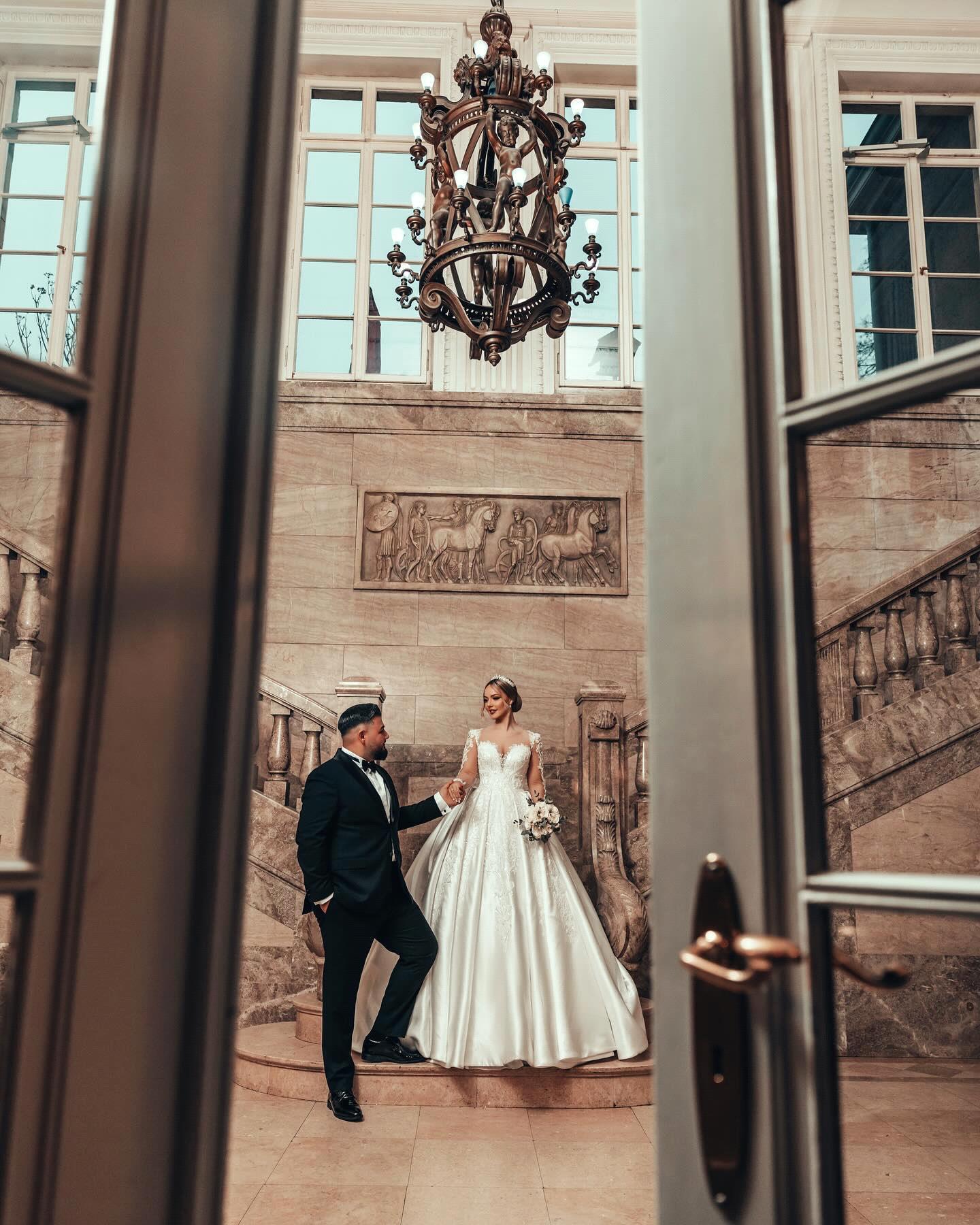 Arabic Dubai Vintage Lace Satin Wedding Dresses Sheer Sleeves Appliques Ruched Long Bridal Gowns A E Robes De Mariage Bc18215 6660306