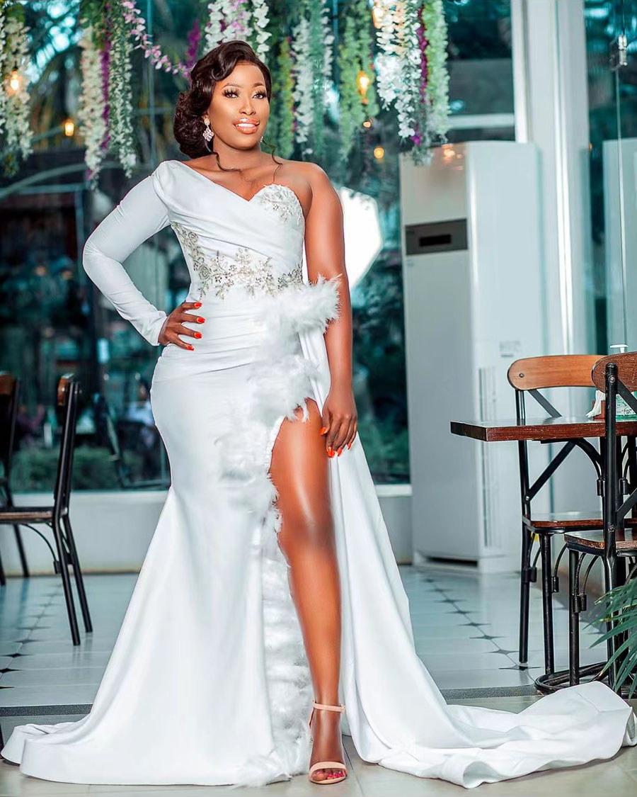 Aso Ebi Arabic African Mermaid Dresses One Shoulder Appliques Feathers Long Sleeves High Slit Wedding Gowns Muslim Plus Size Vestido De Noiva