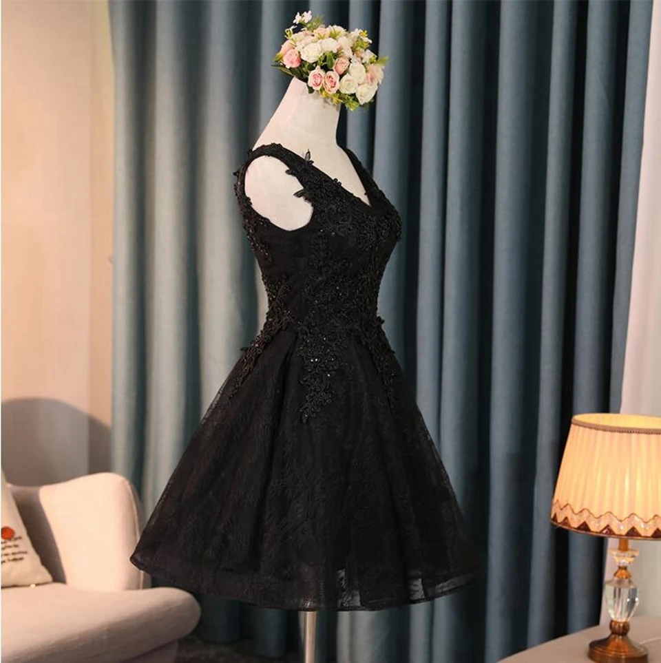Elegant Black Cocktail Party Dress 2024 Lace Appliques Sleeveless Beading Graduation Gowns Sequin Short Prom Homecoming Dresses