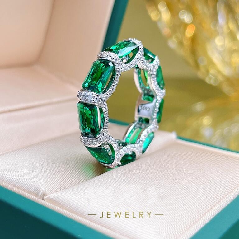 2024 Top Sell Wedding Rings Luxury Fine Jewelry Real 100% 925 Sterling Silver Emerlad Moissanite Diamond Gemstones Party Eternity Women Engagement Ban