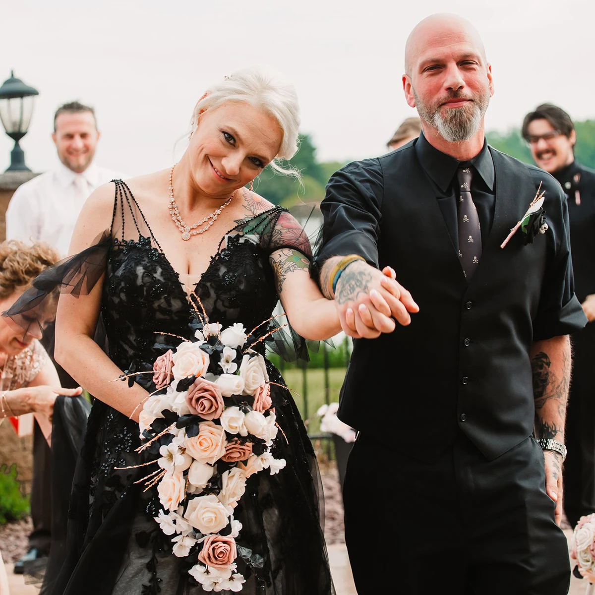 Gothic Black A Line Wedding Dresses Deep V-neck Plus Size Long Tulle Bridal Gowns Beaded Lace Appliques Court Train Wedding Anniversary Formal Gowns F