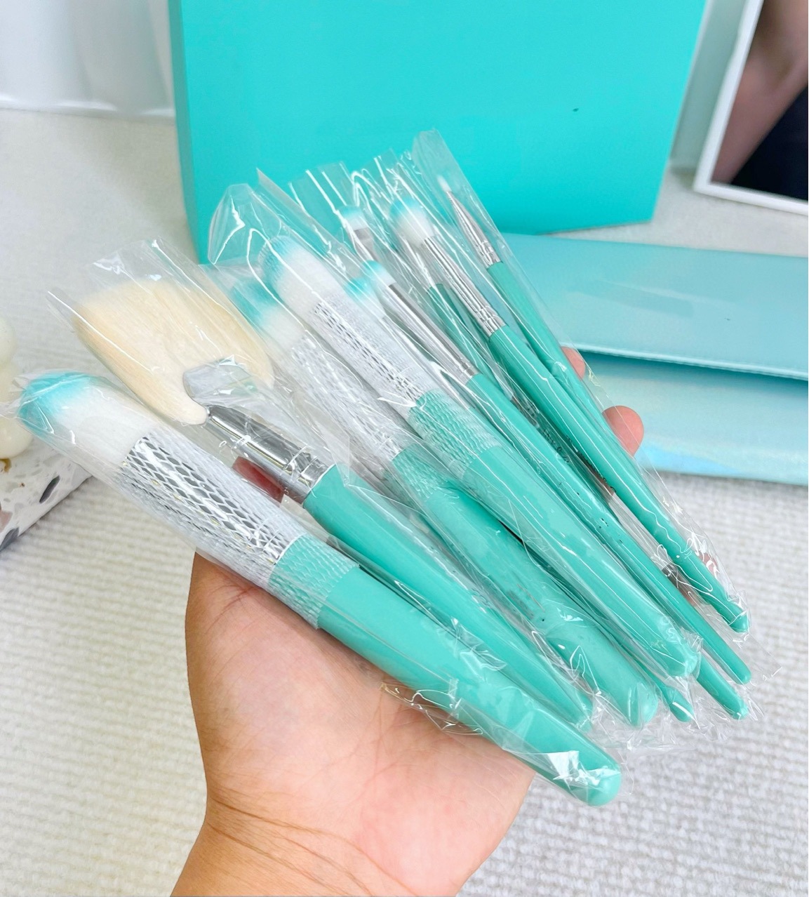 12 Pcs Premium Wool Makeup Brush Set, Gift Box, 2024 Gifts for Women dh5727163