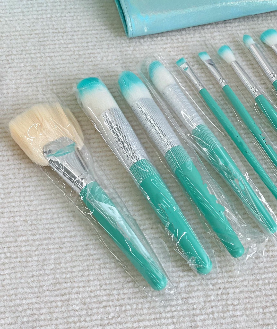 12 Pcs Premium Wool Makeup Brush Set, Gift Box, 2024 Gifts for Women dh5727163