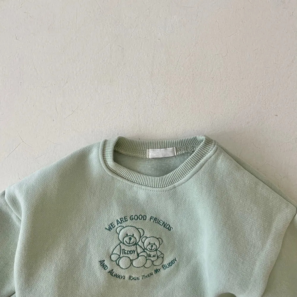 Korean Autumn Infant Boys Sweatshirt Cotton Long Sleeve Plus Velvet Cartoon Pullover Baby Tops born Outfits 240220
