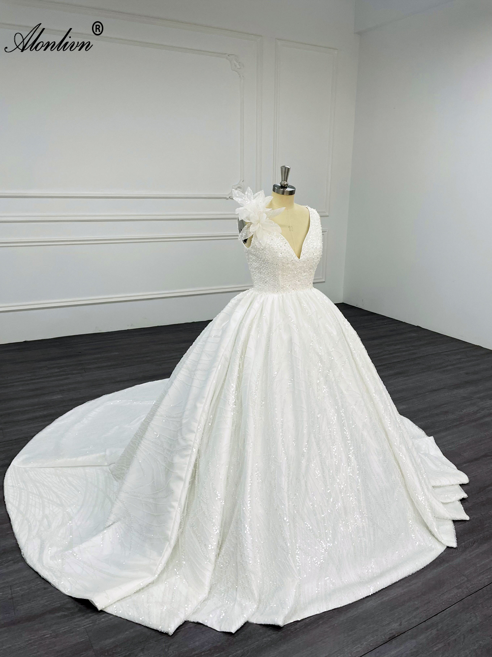 Alonlivn Shiny Lace V-neck Ball Gown Wedding Dress Sleeveless Beading Embroidery Floor-length Bridal Gowns